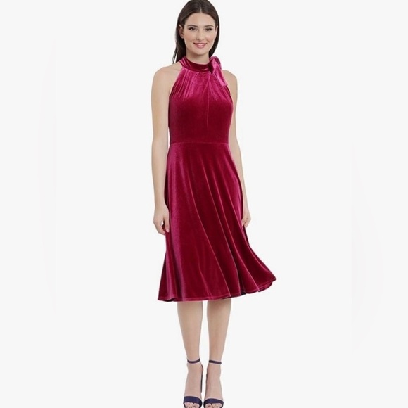 MAGGY London Emilia Velvet Dress Size M - Picture 2 of 3